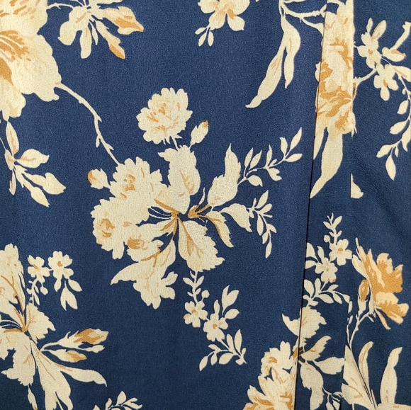 Abercrombie & Fitch Blue and Cream Midi Dress - Picture 3 of 12